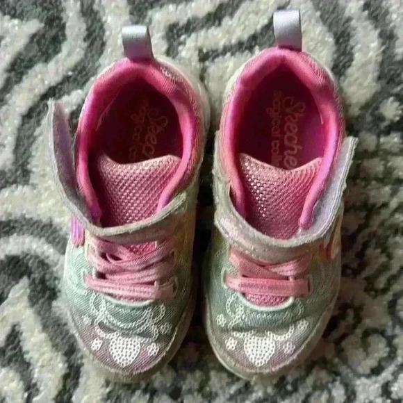 Skechers light up shoes size 8 toddler - Picture 2 of 5